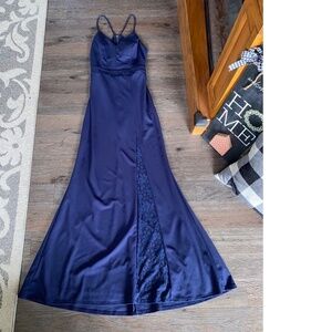 City triangles size 8 navy blue formal long dress
